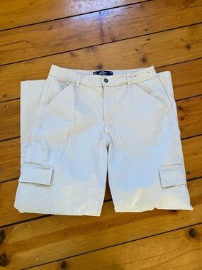 Hollister ultra high rise dad cargo pants size 29/8 cotton cream
